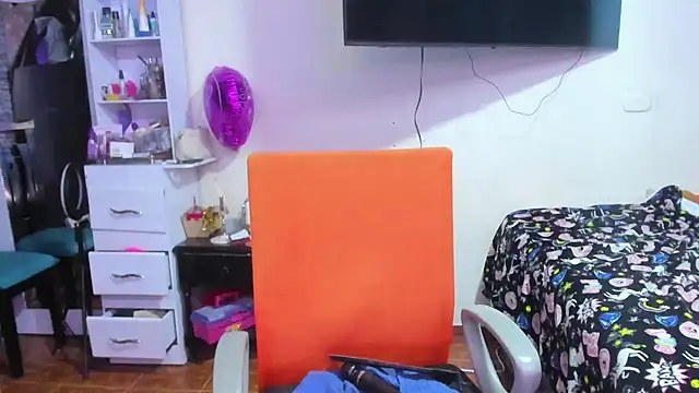 sasha blaire online show from December 2, 11:00 am