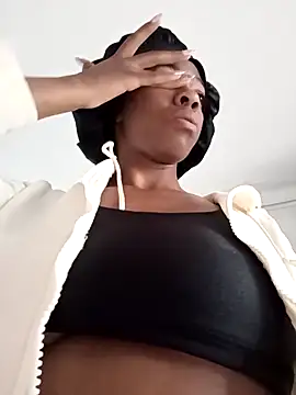 Shanelle   online show from November 11, 1:08 pm