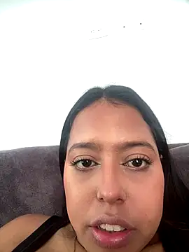 laila044 online show from December 5, 5:25 pm