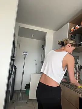 Ameellie online show from October 31, 5:06 pm