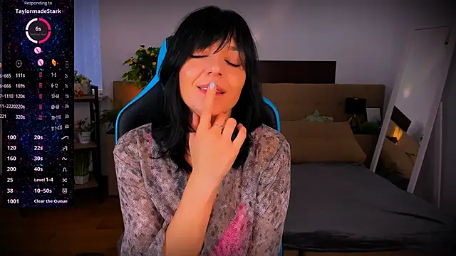  Kelly   online show from October 31, 7:01 am