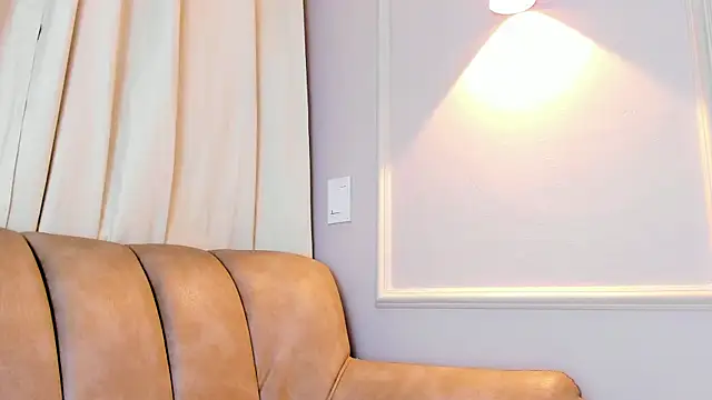 Lia walton online show from December 22, 12:08 pm