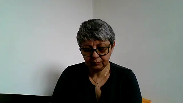 roseblak42 online show from April 4, 9:19 am