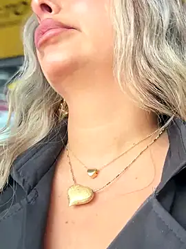  Abril-Office1 online show from October 31, 4:44 pm