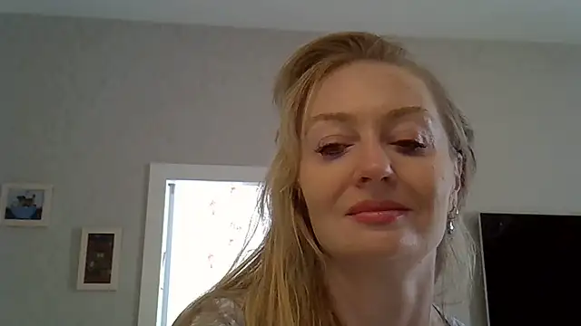 ZarinaSwift online show from June 17, 9:54 am
