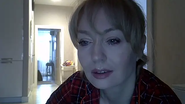 ZarinaSwift online show from March 19, 4:39 am