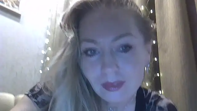 ZarinaSwift online show from November 20, 4:35 am