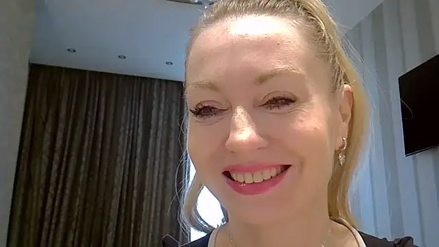 ZarinaSwift online show from March 13, 4:58 am