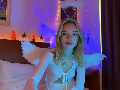 SirenaBelle online show from October 25, 12:51 am