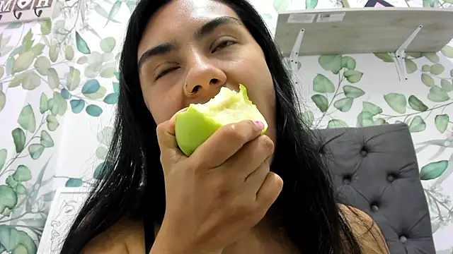 atilanadiaz7 online show from November 27, 6:11 pm