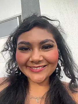 ItsEla online show from April 5, 9:36 pm