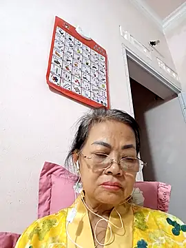 Hotestlove online show from October 23, 1:50 pm