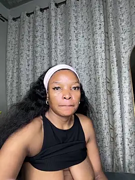 slimcateee online show from December 17, 8:02 pm