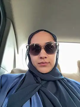 CuteFatima online show from July 2, 2:01 pm