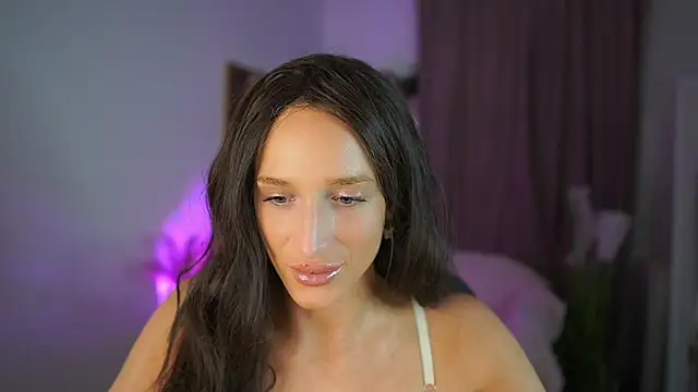 Nicolette  Shea  online show from July 17, 6:33 pm