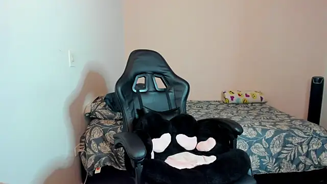 nina pons online show from March 26, 12:35 am