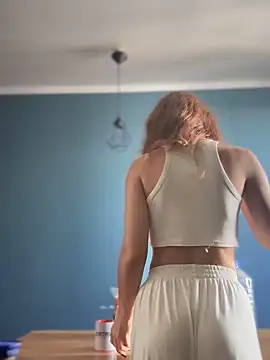 QuitieLia online show from September 23, 8:12 am