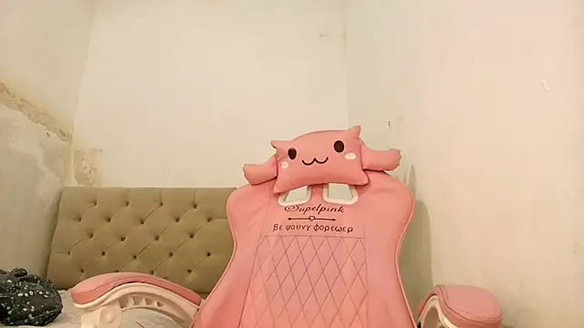 Charlotte-Chanell online show from April 14, 2:00 am