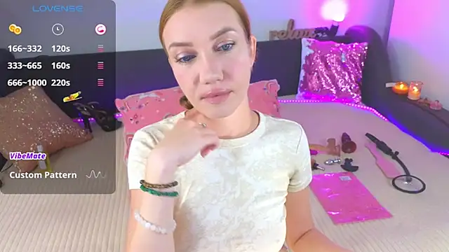 Snapshot of AlexaStoun chatting on September 24, 12:48 pm AlexaStoun online show from September 24, 12:48 pm