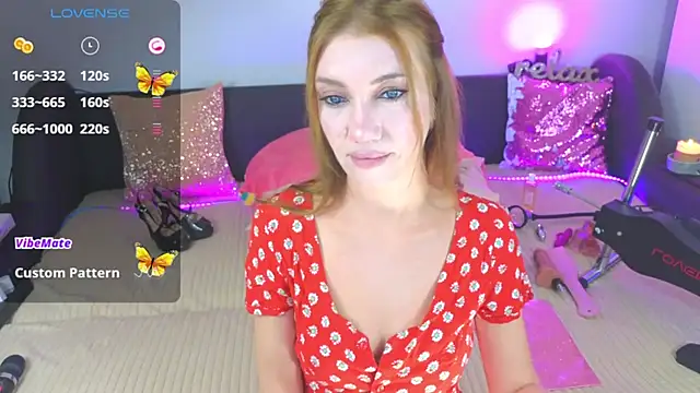 Snapshot of AlexaStoun chatting on October 13, 1:47 pm AlexaStoun online show from October 13, 1:47 pm