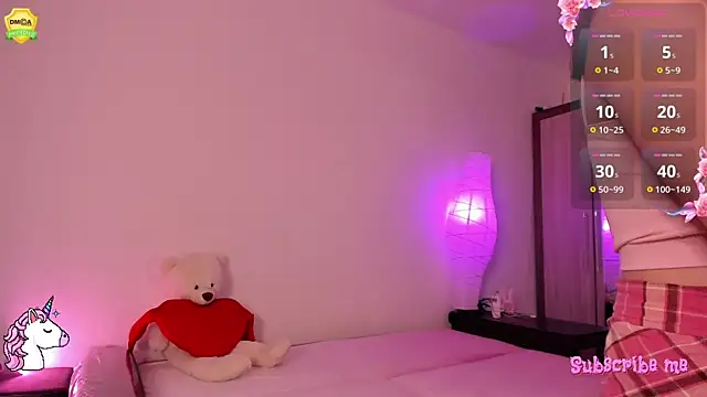 EvaUniporn online show from November 20, 3:35 pm