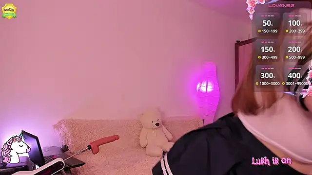 EvaUniporn online show from December 5, 4:52 pm