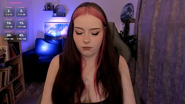CoralineKeyns online show from July 10, 7:53 am