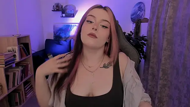 CoralineKeyns online show from July 2, 5:13 am