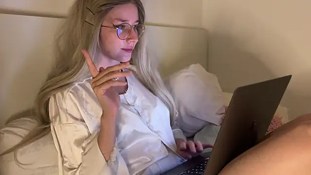 ms christiana online show from July 26, 6:59 pm