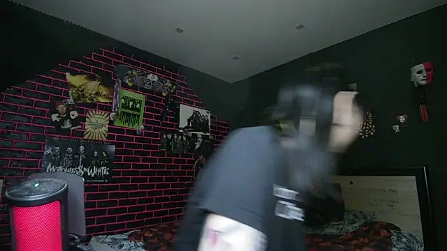 MoorderxDoll online show from March 22, 9:54 pm