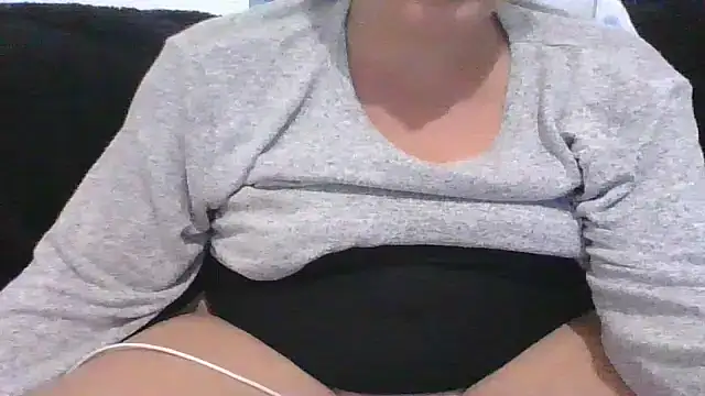 Snapshot of DragoneSFR chatting on September 11, 7:03 pm DragoneSFR online show from September 11, 7:03 pm