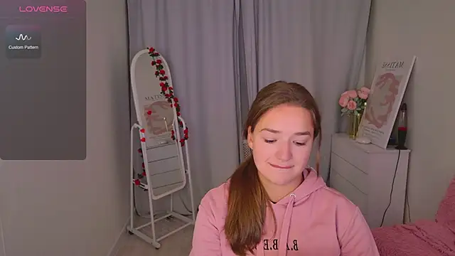 LovelyJessie online show from February 25, 1:53 pm