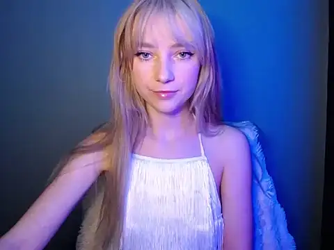 LuciaYoung online show from November 28, 1:36 pm