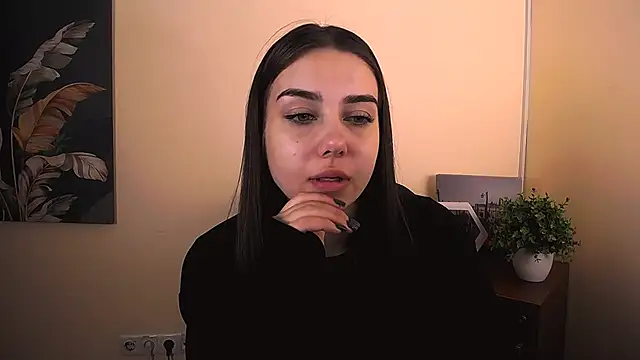 Snapshot of Lili_magic chatting on October 16, 7:00 am Lili magic online show from October 16, 7:00 am