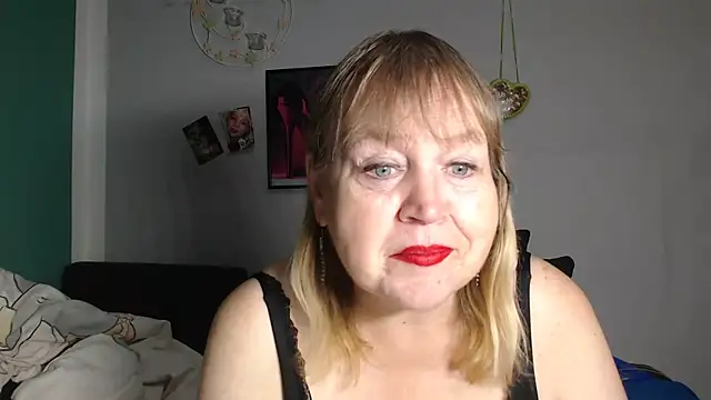 Blasflittchen online show from October 5, 9:31 pm