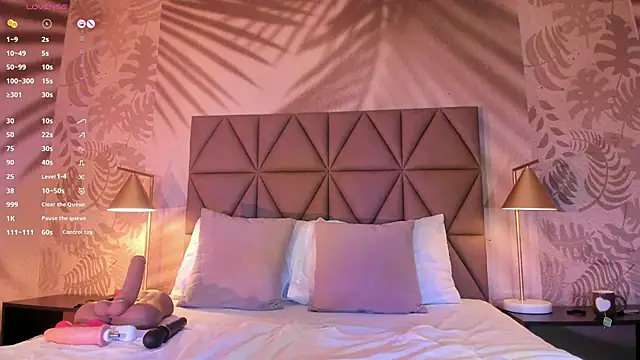 LIAH IZUMI online show from September 19, 7:46 pm