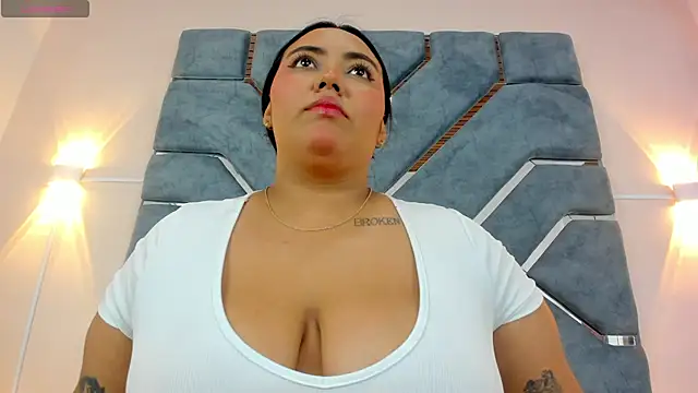 LucciaPorter online show from November 6, 9:32 pm