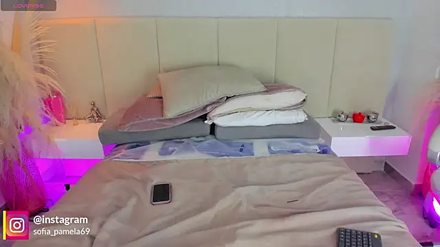 sofia pamela online show from October 25, 7:43 pm