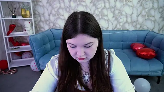 RosieMoons online show from March 3, 8:37 pm