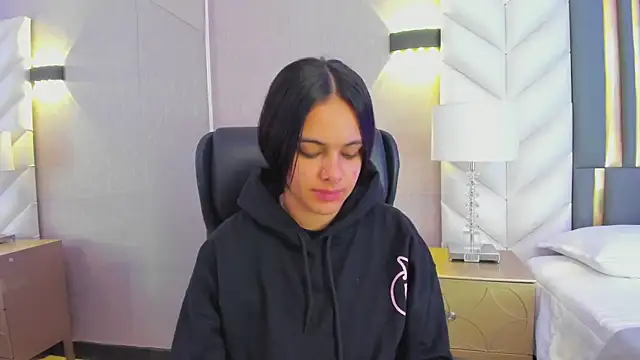 ChloeHarper  online show from January 19, 11:28 am