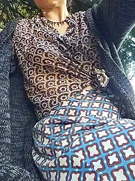 Snapshot of Exhibitionsplit chatting on October 17, 11:46 am Exhibitionsplit online show from October 17, 11:46 am