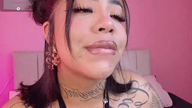 foxxy-lov3 online show from October 30, 12:39 pm