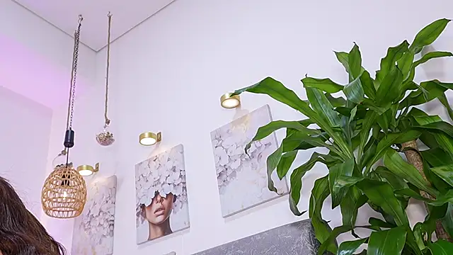 katie cruz online show from April 23, 11:39 am