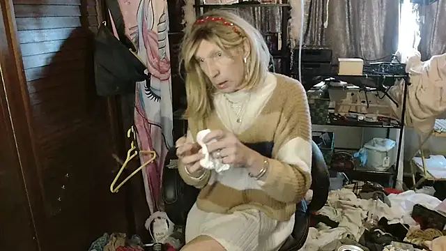 Ombeline1 online show from November 22, 2:09 pm