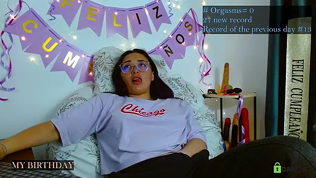 Hot Candy  online show from November 29, 11:09 pm