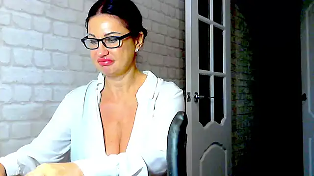 hornymommy69  online show from October 28, 1:39 pm