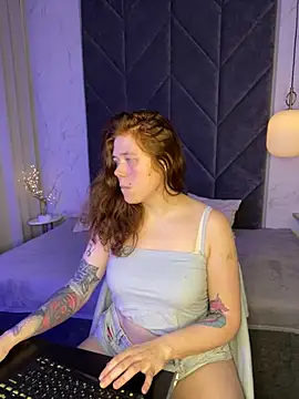 SophiePure online show from October 24, 9:00 pm