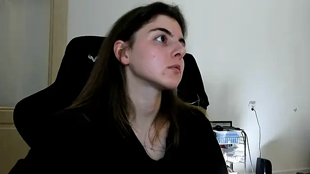 emmamurrr online show from November 7, 2:00 pm