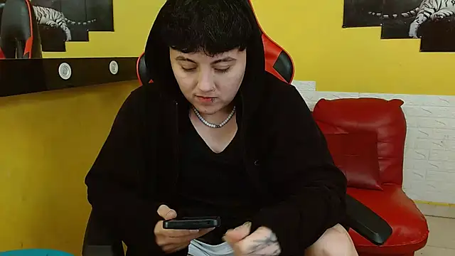 isabeautyx19 online show from December 5, 4:34 am