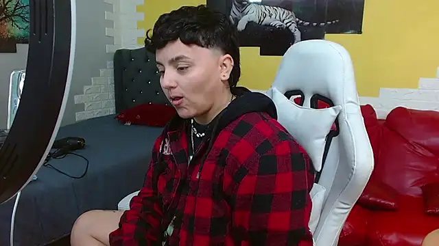 isabeautyx19 online show from April 13, 1:29 am